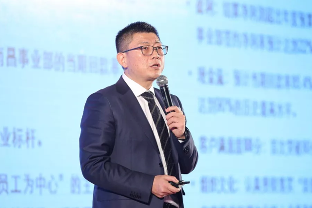 2018皇家国际地产筑梦，，，，，再出发！皇家国际迎新年会盛放纵行