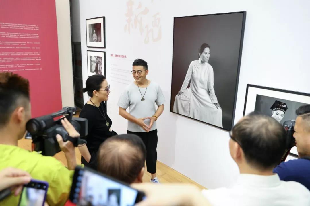 时隔一载，，，，，，优美再续，，，，，，皇家国际地产&amp;amp;amp;肖全杭州新面目摄影展温情启幕